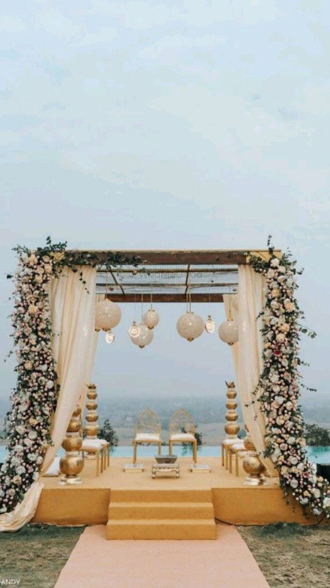 Minimalist wedding reception decor featuring beautiful floral arrangements for a charming ambiance.